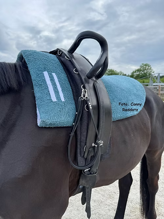 Pad for vaulting surcingle