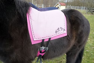 Saddle blanket for configuration